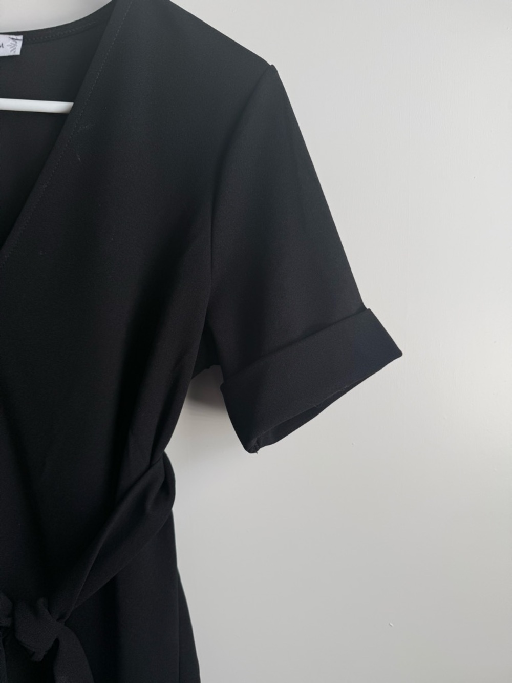 Women’s Easy Black V-Neck Tie-Waist Dress - Picture 3 of 5